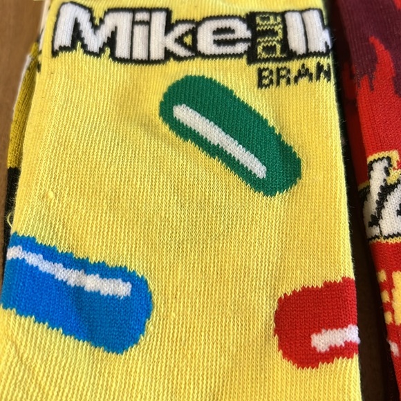Mike And Ike Hot Tamales Logo Graphic Unisex 2 Pair Crew Socks NWT - Picture 5 of 10